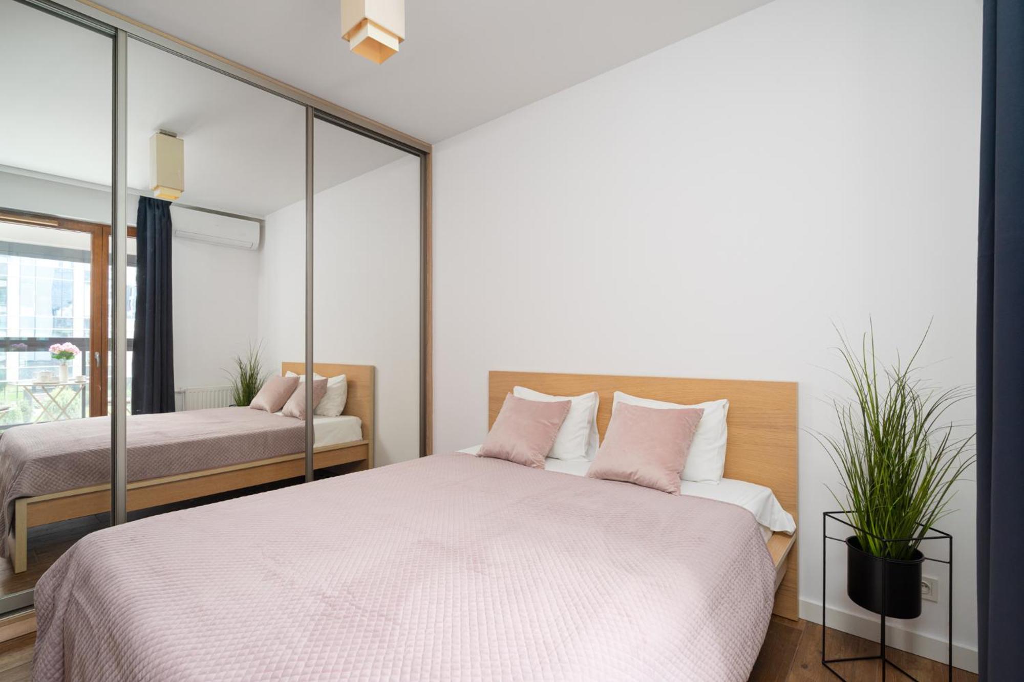 Golden Apartments Warsaw - Big Apartment In Luxury Building Near Metro Station-Grzybowska 85-5 المظهر الخارجي الصورة